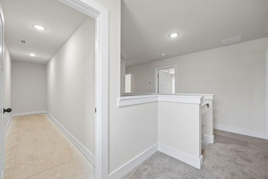 Spacious, unfurnished interior of a new home in , Hartwell (Image 34).