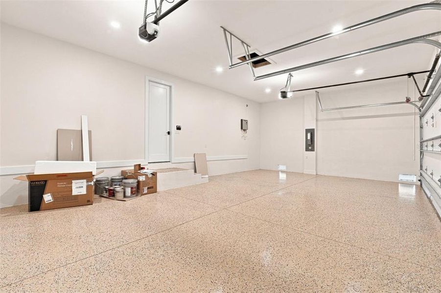 Spacious, unfurnished interior of a new home in , Placida (Image 48).