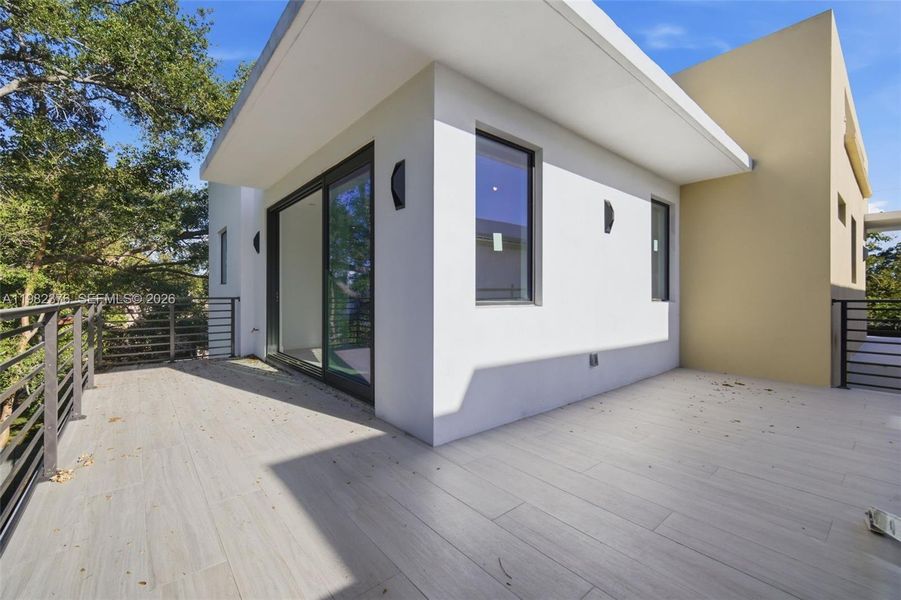 Exterior details and patio area of a home in , Miami (Image 3).