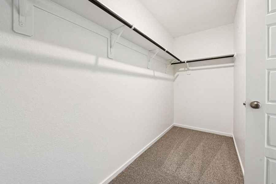 Spacious, unfurnished interior of a new home in Granger Pointe - Traditional Series, Conroe (Image 18).