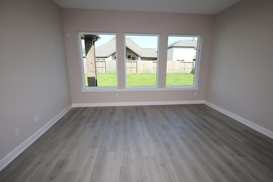 Spacious, unfurnished interior of a new home in Riceland 60’ Homesites, Mont Belvieu (Image 30).