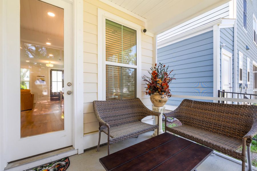 Exterior details and patio area of a home in Oak Bluff, Charleston (Image 27).