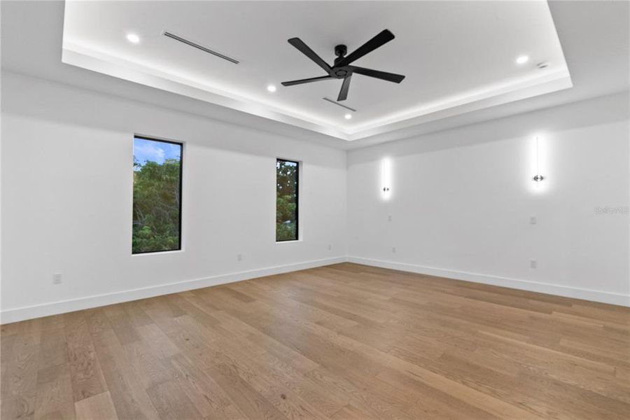 Spacious, unfurnished interior of a new home in , Tampa (Image 25).