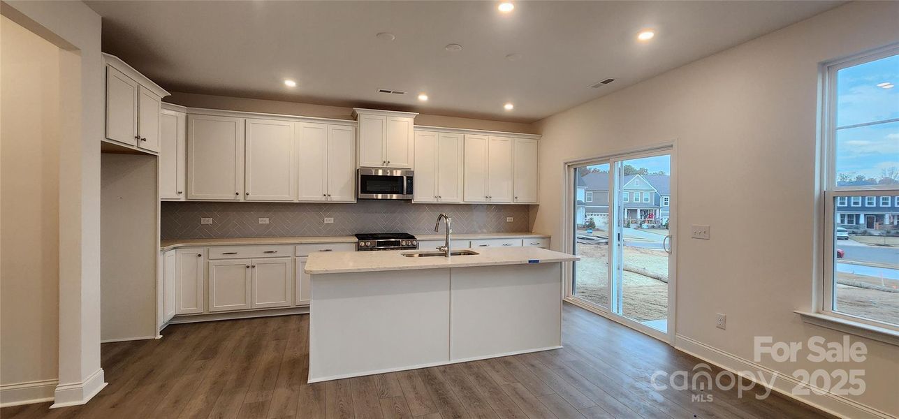 Furnished interior view inside a new home in Lakeside Glen, York (Image 5). Furnished interior view inside a new home in Lakeside Glen, York (Image 5).