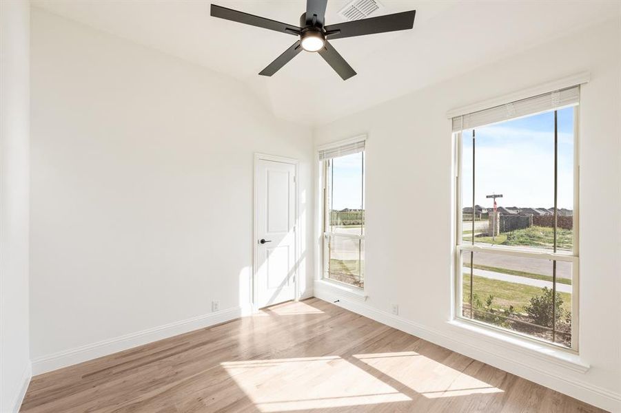 Spacious, unfurnished interior of a new home in Timberbrook, Justin (Image 21).