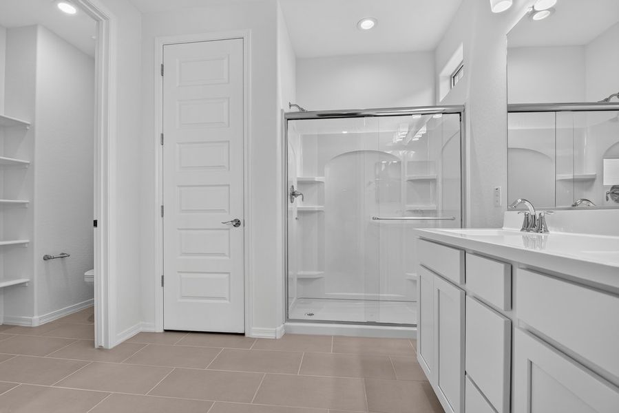 Furnished interior view inside a new home in Stonehaven, Glendale (Image 15).