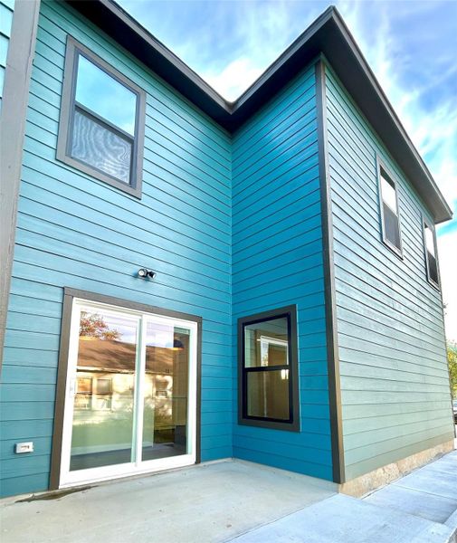 Exterior details and patio area of a home in , Dickinson (Image 28).
