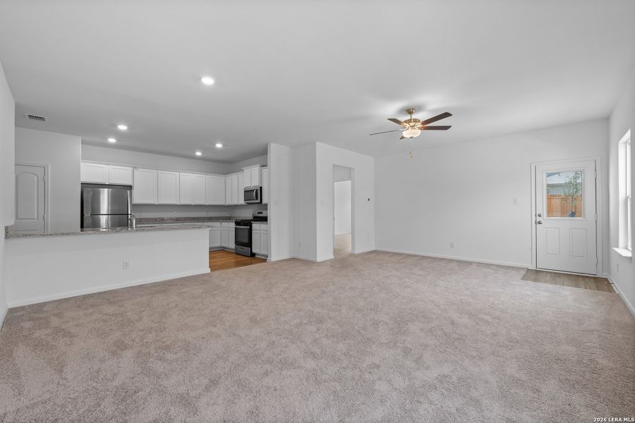 Spacious, unfurnished interior of a new home in Preserve at Medina, Von Ormy (Image 22).