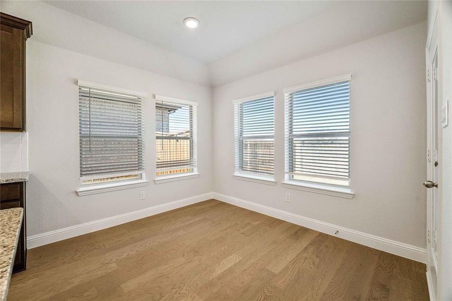 Spacious, unfurnished interior of a new home in Valencia on the Lake, Little Elm (Image 7).