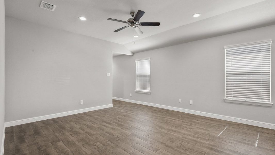 Spacious, unfurnished interior of a new home in The Hills at Reunion, Newark (Image 23).