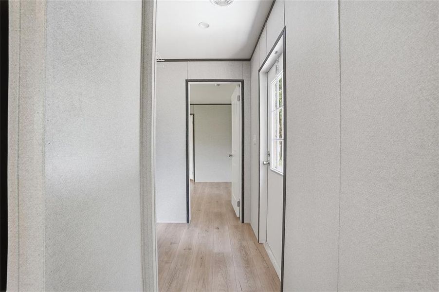 Spacious, unfurnished interior of a new home in , Ocala (Image 19).