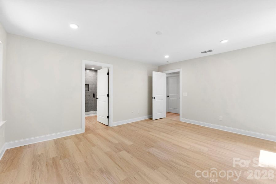 Spacious, unfurnished interior of a new home in , Kannapolis (Image 33).