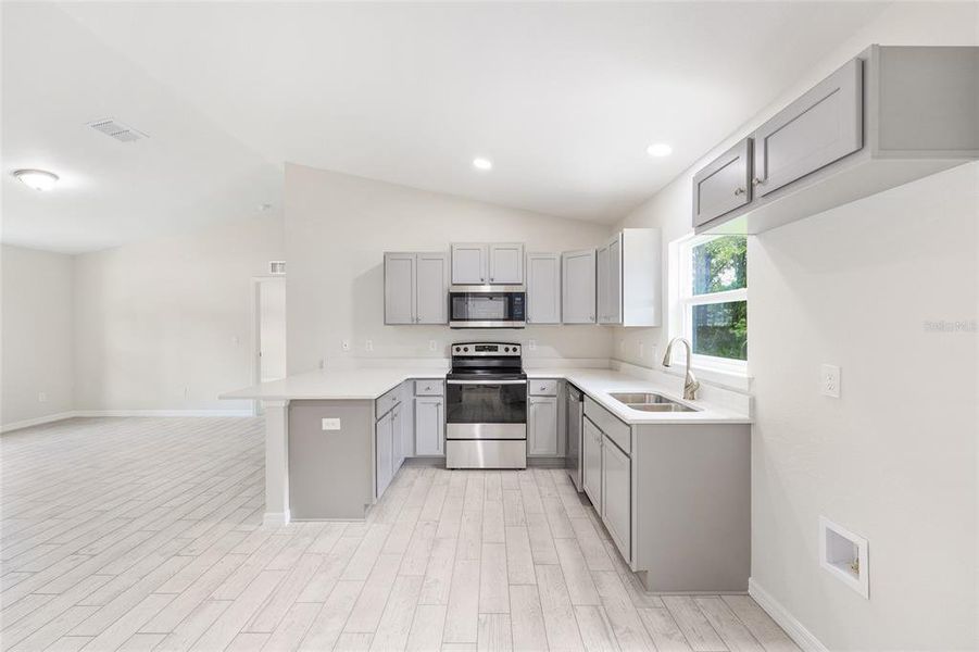 Furnished interior view inside a new home in , Ocala (Image 7).