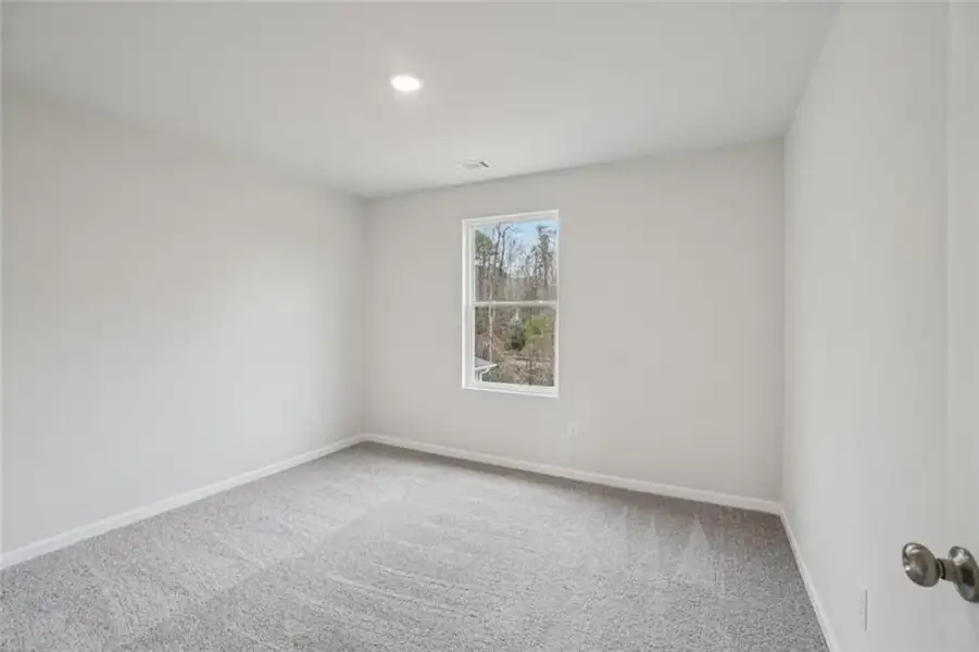 Spacious, unfurnished interior of a new home in Shallow Creek, Hogansville (Image 17).