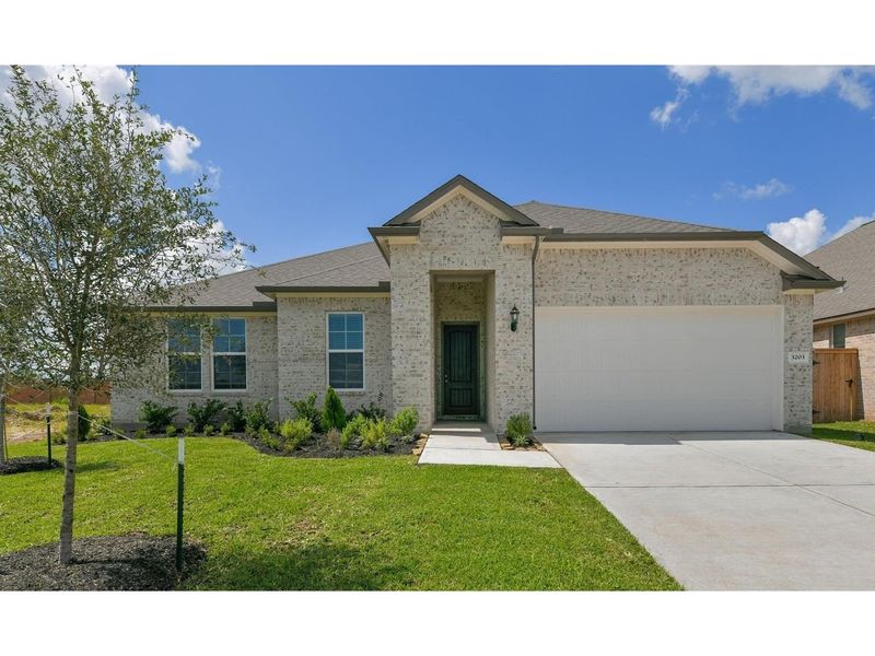 Image 32 of a home in Lago Mar. Image 32 of a home in Lago Mar.