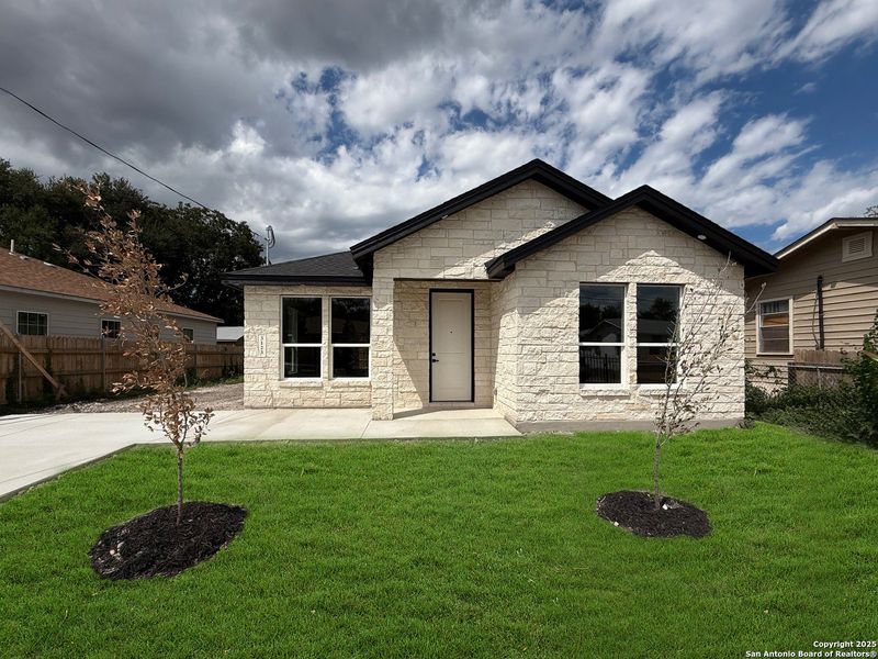 Image 33 of a home in . Image 33 of a home in .