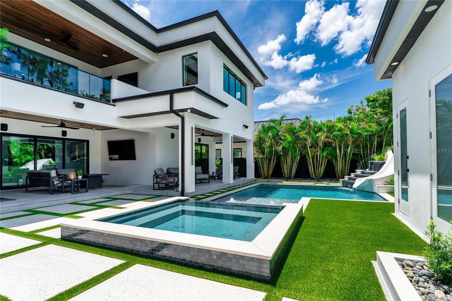 Exterior details and patio area of a home in , Tampa (Image 23).