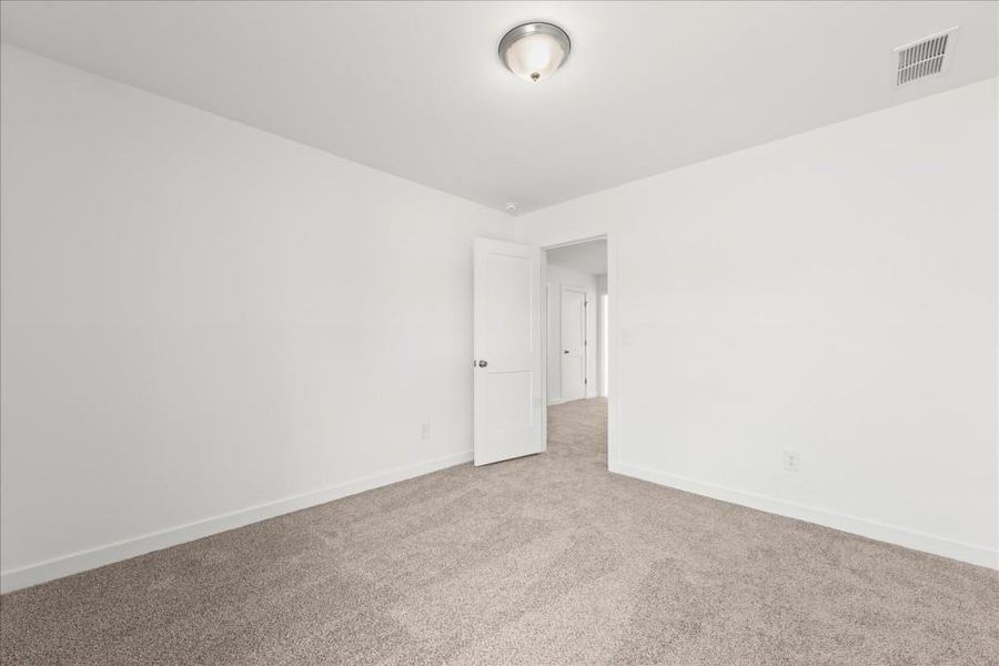 Spacious, unfurnished interior of a new home in , Statham (Image 28).