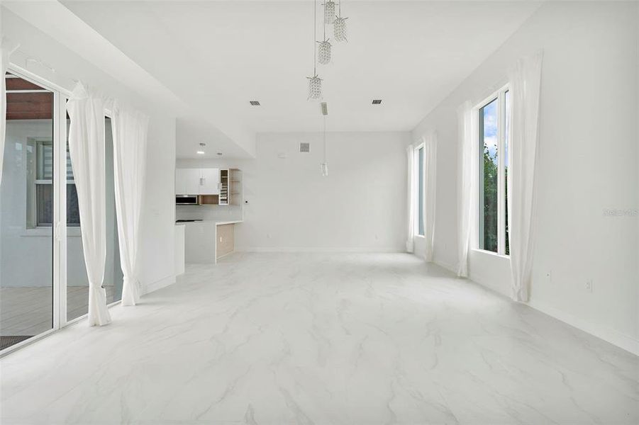 Spacious, unfurnished interior of a new home in , North Port (Image 18).
