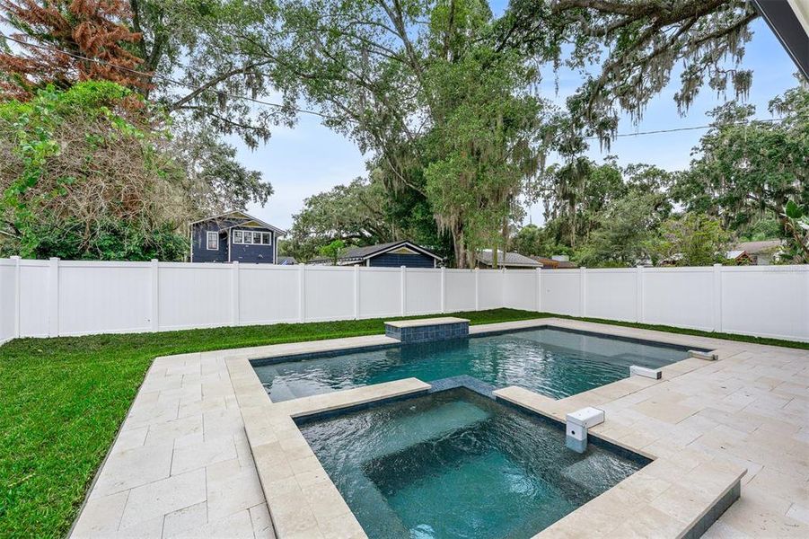 Exterior details and patio area of a home in , Orlando (Image 29).