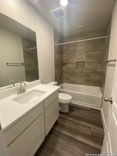 Furnished interior view inside a new home in Highland Ridge, New Braunfels (Image 11). Furnished interior view inside a new home in Highland Ridge, New Braunfels (Image 11).