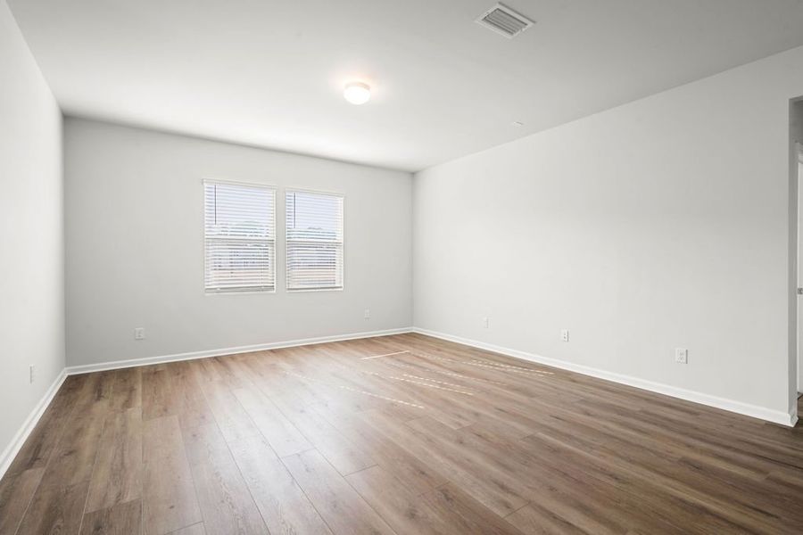 Spacious, unfurnished interior of a new home in Heartwood, Richmond Hill (Image 20). Spacious, unfurnished interior of a new home in Heartwood, Richmond Hill (Image 20).