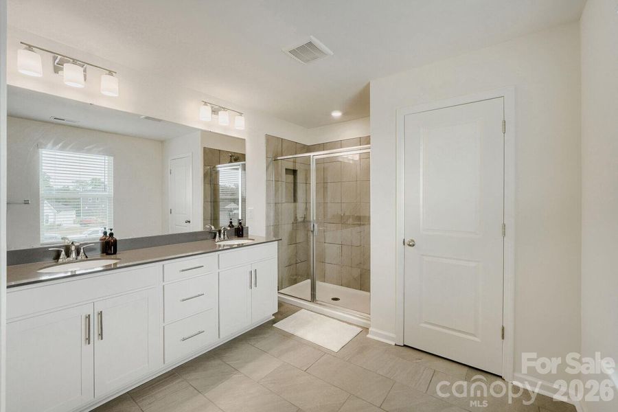 Furnished interior view inside a new home in , Midland (Image 12).
