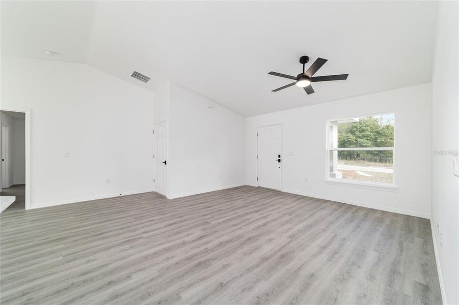 Spacious, unfurnished interior of a new home in , Dunnellon (Image 25). Spacious, unfurnished interior of a new home in , Dunnellon (Image 25).