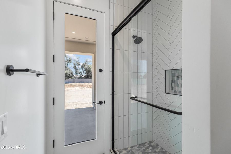 3933 E Freeman Ln-38