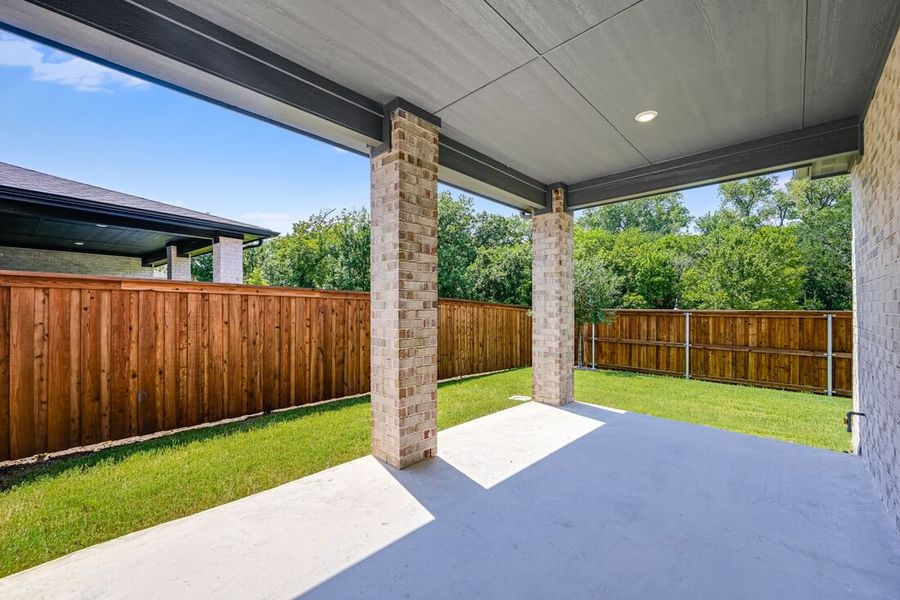 Representative exterior details of a home built from the Camelia by Taylor Morrison in Stoneridge, Melissa (Image 3).