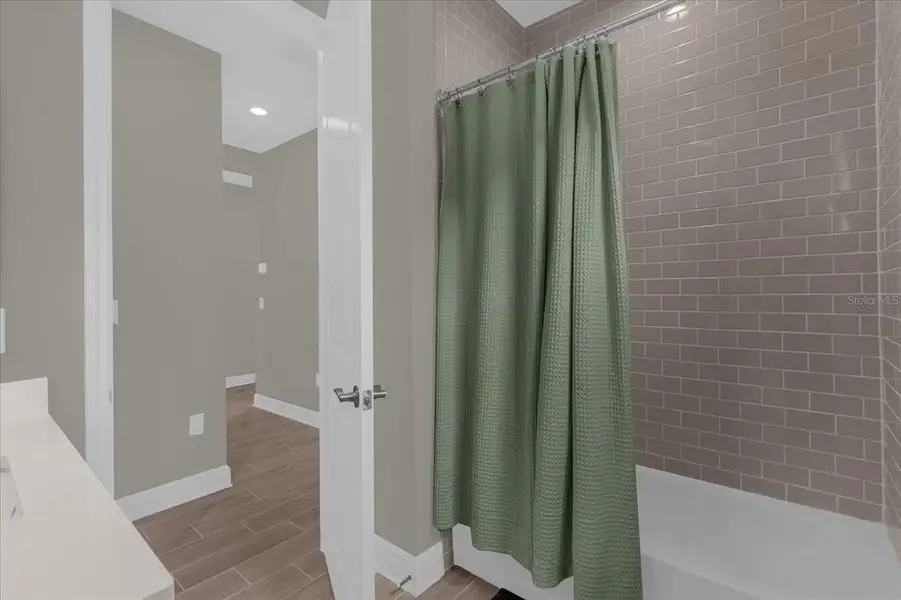 Furnished interior view inside a new home in Canoe Creek, Parrish (Image 6).