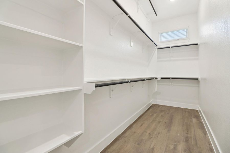Spacious, unfurnished interior of a new home in Kresston, Montgomery (Image 23).