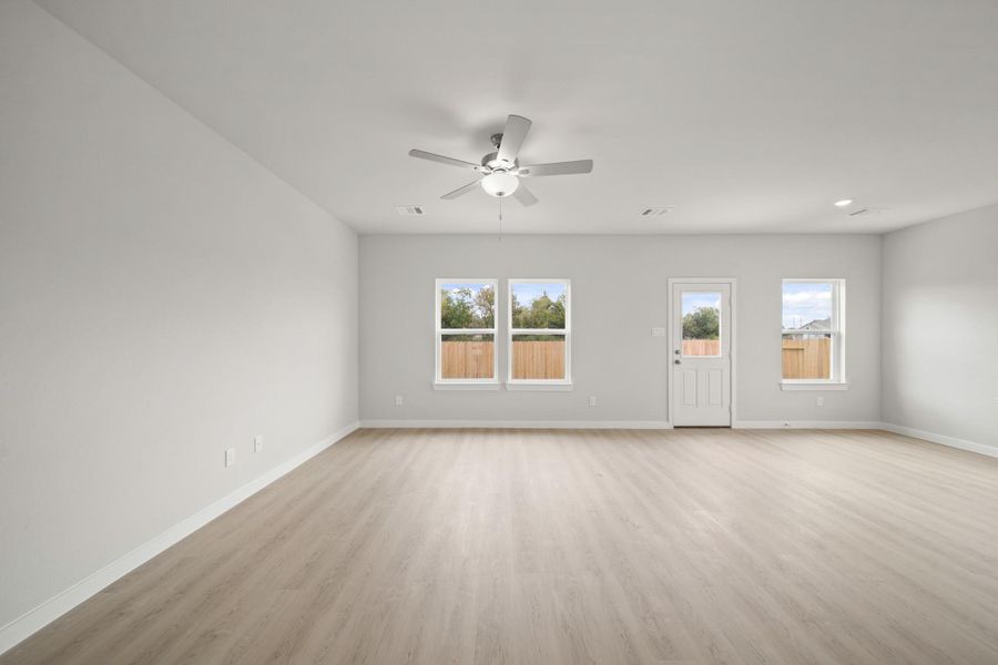 Spacious, unfurnished interior of a new home in Bayou Bend, Angleton (Image 23). Spacious, unfurnished interior of a new home in Bayou Bend, Angleton (Image 23).
