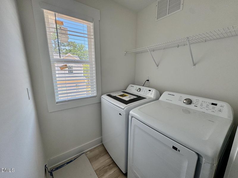 Included Washer + Dryer Included Washer + Dryer