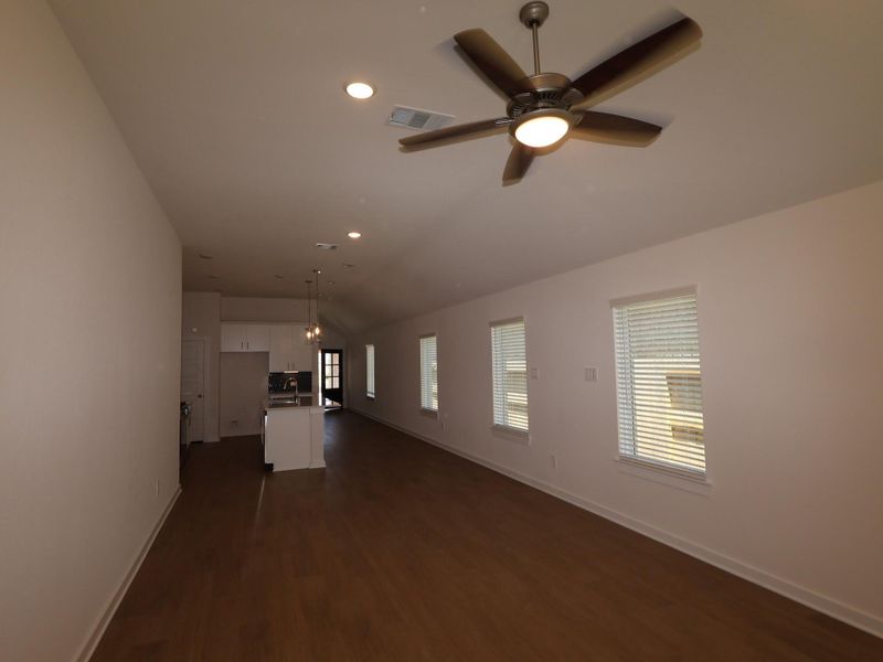 Spacious, unfurnished interior of a new home in Sorella, Tomball (Image 20).