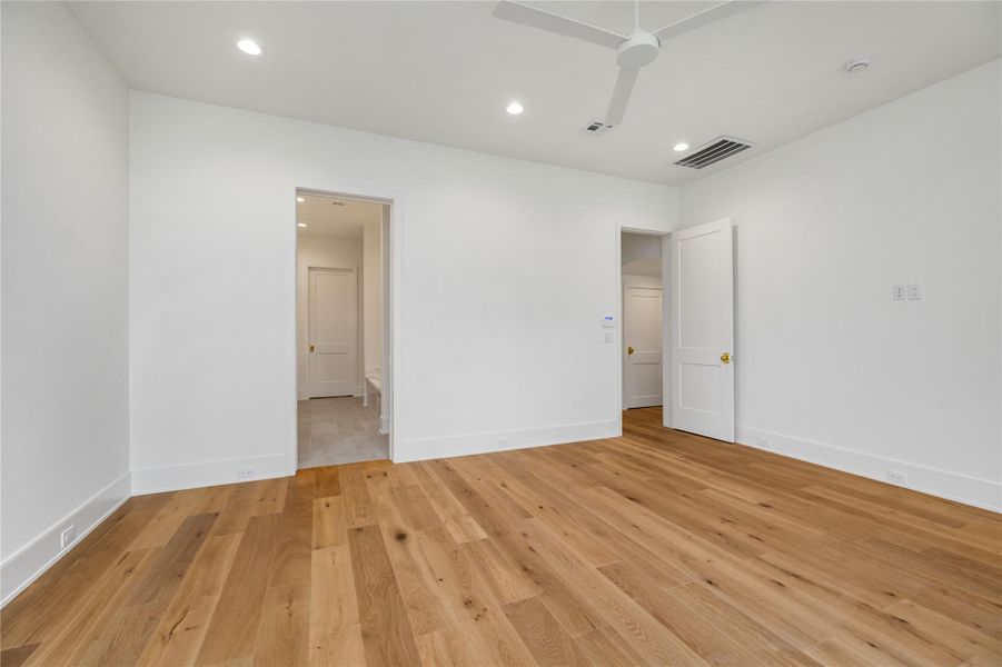 Spacious, unfurnished interior of a new home in , Houston (Image 31).