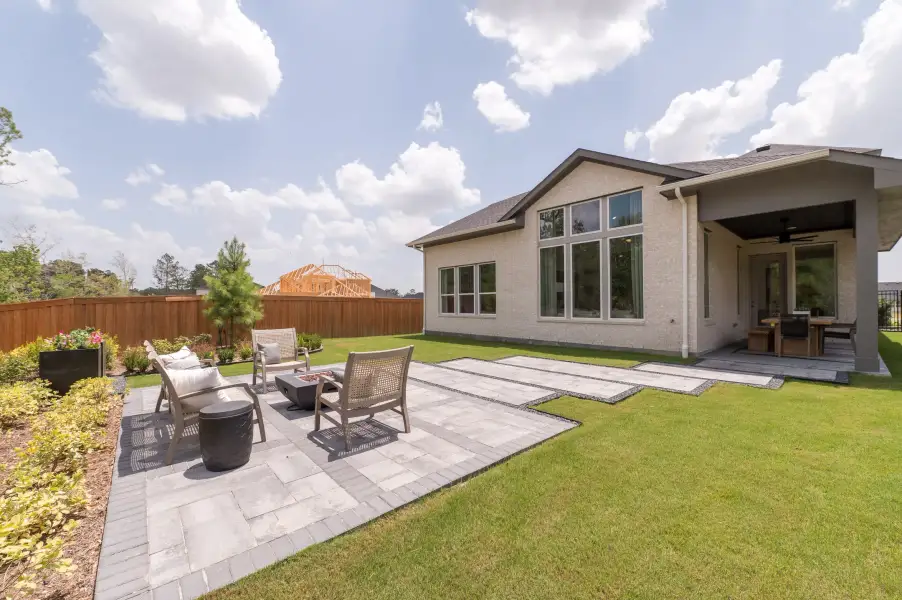 Exterior details and patio area of a home in Clopton Farms, Montgomery (Image 3).