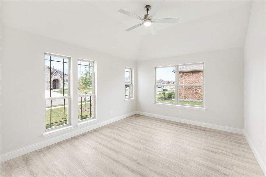 Spacious, unfurnished interior of a new home in Waverly Estates, Nevada (Image 30).