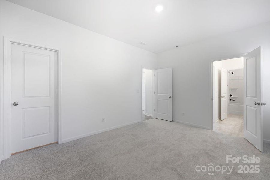 180 Glenn Drive - Ready Now! 180 Glenn Drive - Ready Now!