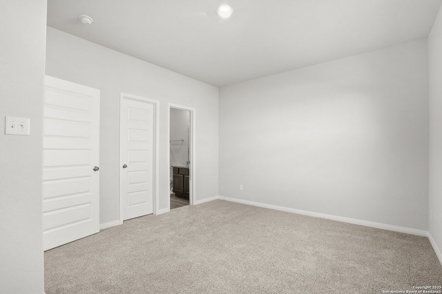 Spacious, unfurnished interior of a new home in Applewhite Meadows, San Antonio (Image 22).