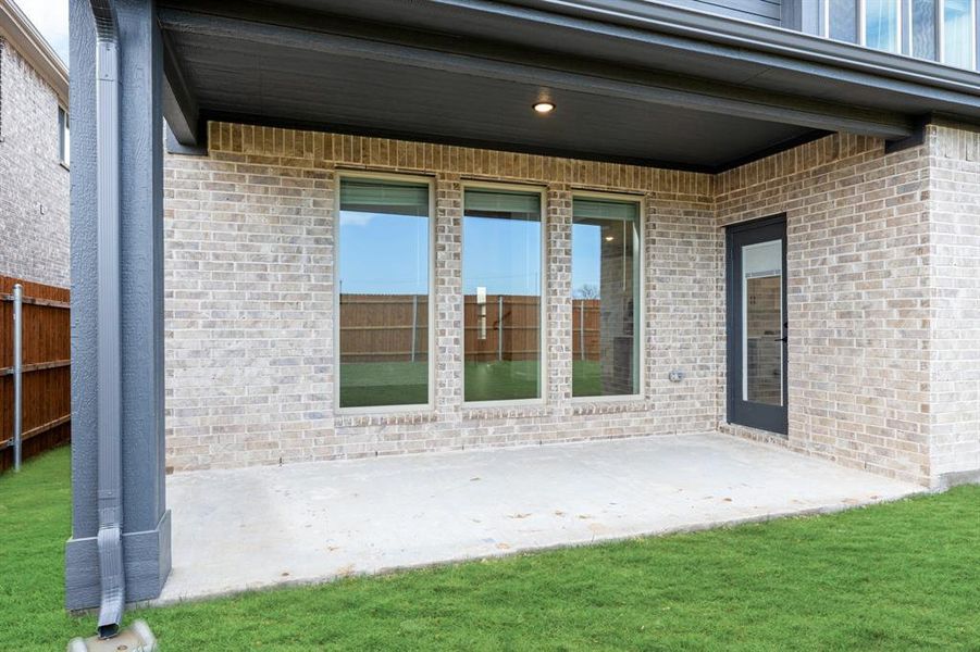Exterior details and patio area of a home in Glenwood Meadows, Argyle (Image 22).