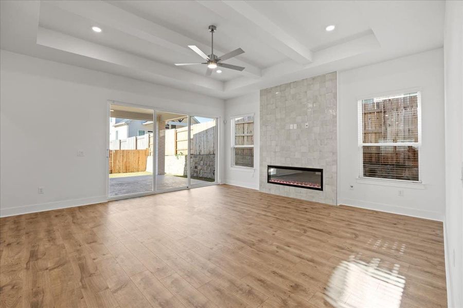 Spacious, unfurnished interior of a new home in Sunfield, Buda (Image 22).