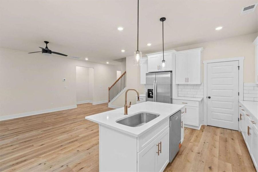 Furnished interior view inside a new home in , Temple (Image 12).