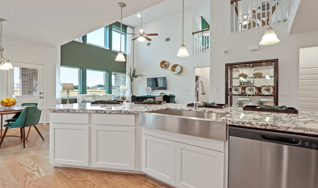 Kitchen with curved island