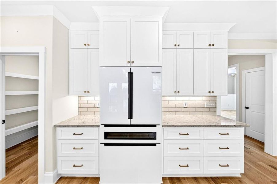 Furnished interior view inside a new home in , Bishop (Image 21).