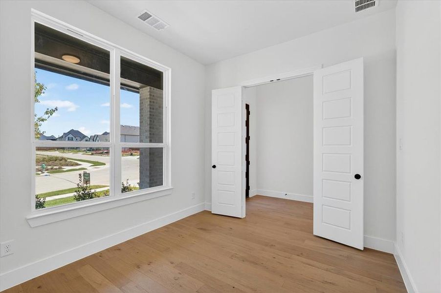 Spacious, unfurnished interior of a new home in Sandbrock Ranch, Aubrey (Image 18). Spacious, unfurnished interior of a new home in Sandbrock Ranch, Aubrey (Image 18).