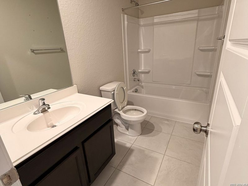 Furnished interior view inside a new home in Jordan's Ranch, San Antonio (Image 7).