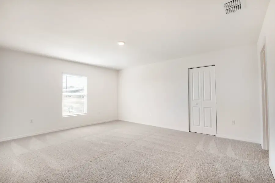 Spacious, unfurnished interior of a new home in Port St. Lucie, Port St. Lucie (Image 22).
