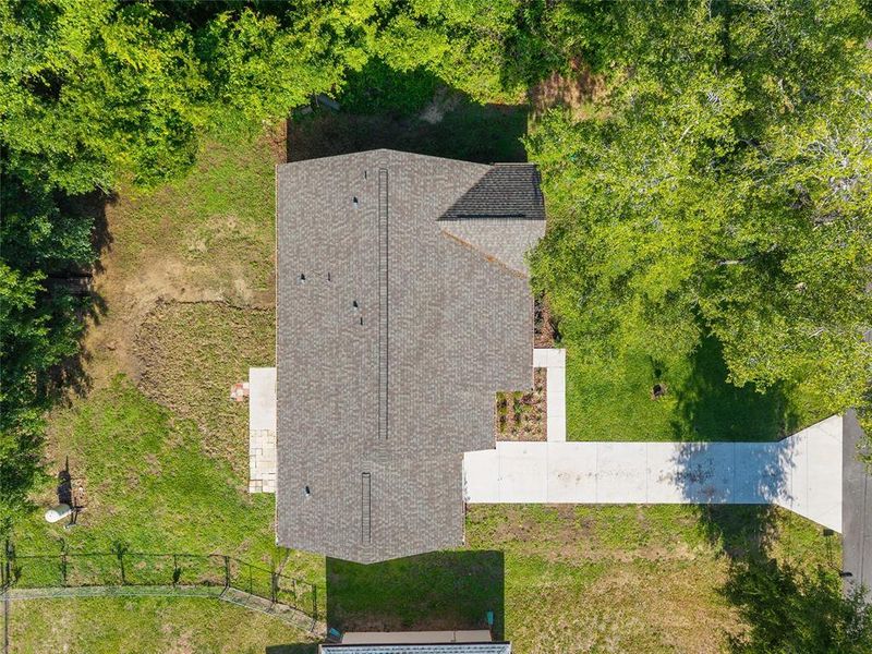 Exterior details and patio area of a home in , Belleview (Image 30).