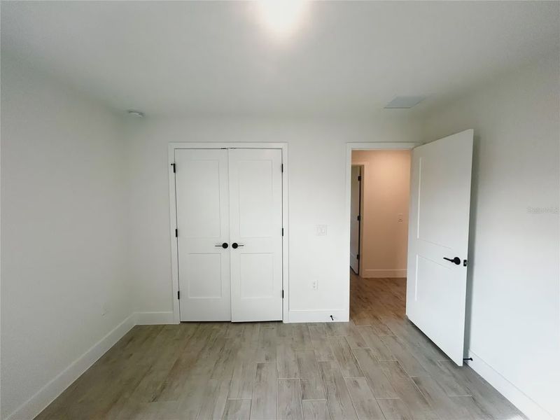 Spacious, unfurnished interior of a new home in Deep Creek, Punta Gorda (Image 25).
